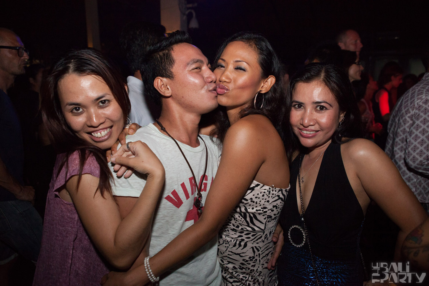 DJ Goldigger @ Hu'u Bar 12-11-17_016