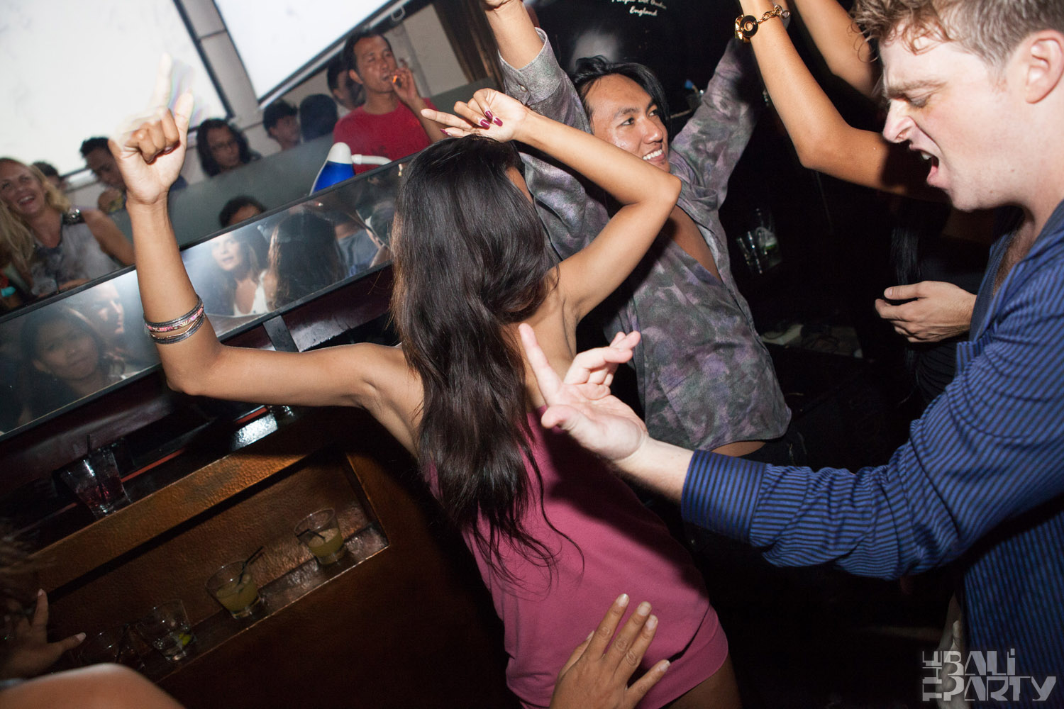 DJ Goldigger @ Hu'u Bar 12-11-17_052
