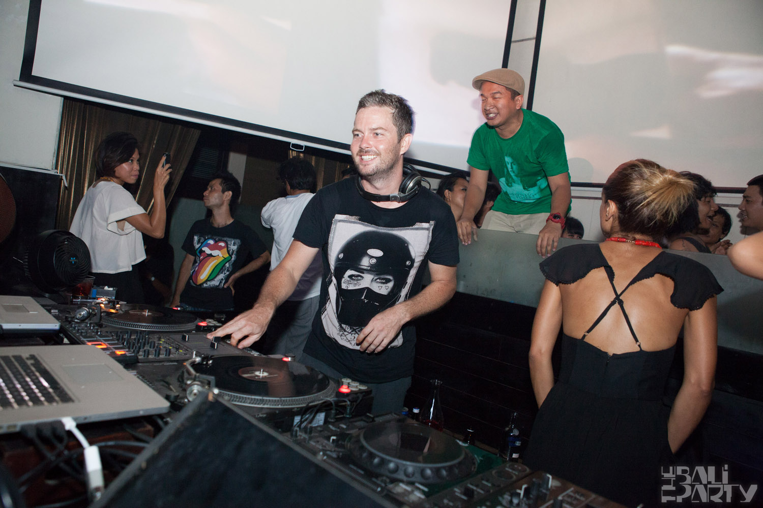DJ Goldigger @ Hu'u Bar 12-11-17_097