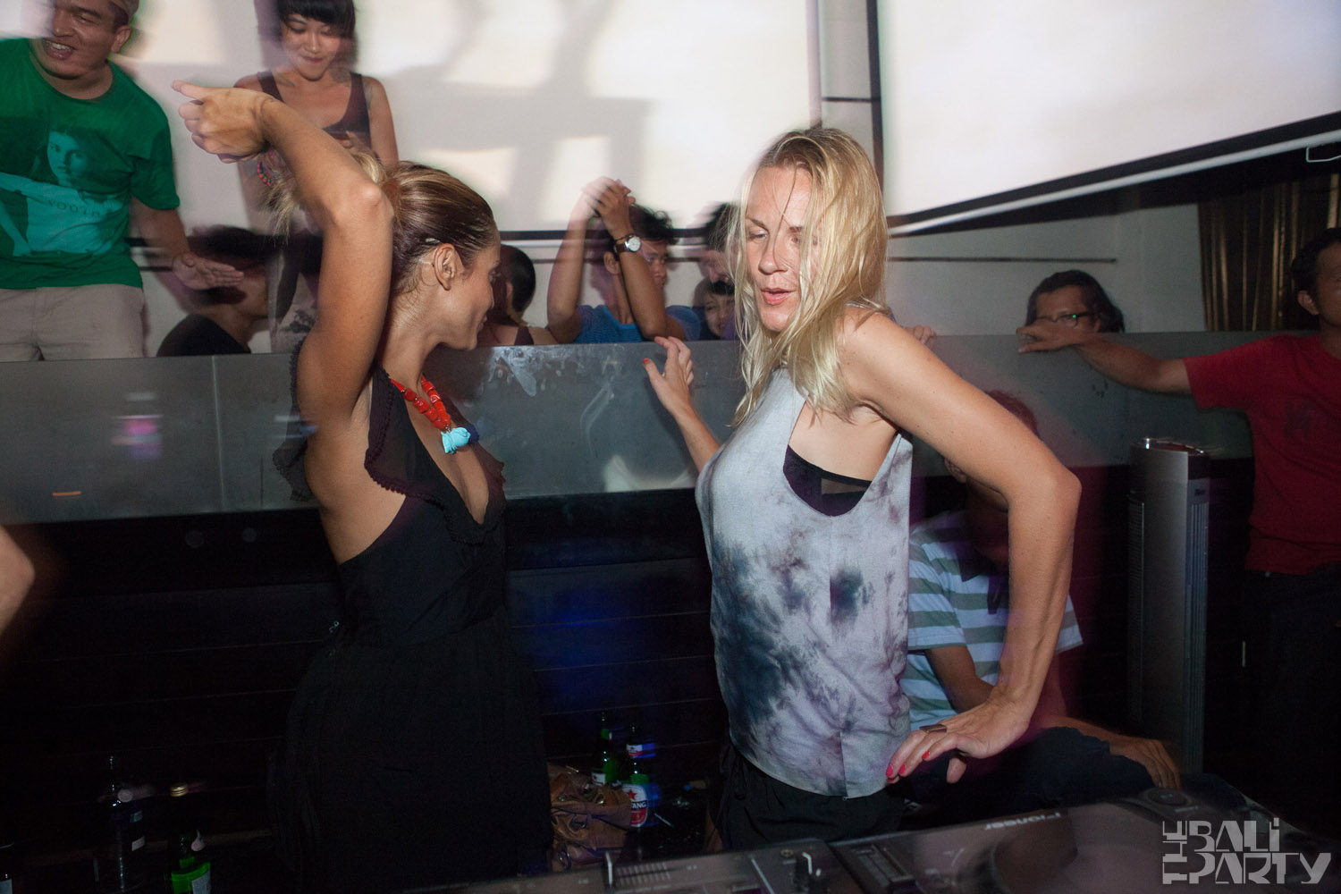 DJ Goldigger @ Hu'u Bar 12-11-17_098