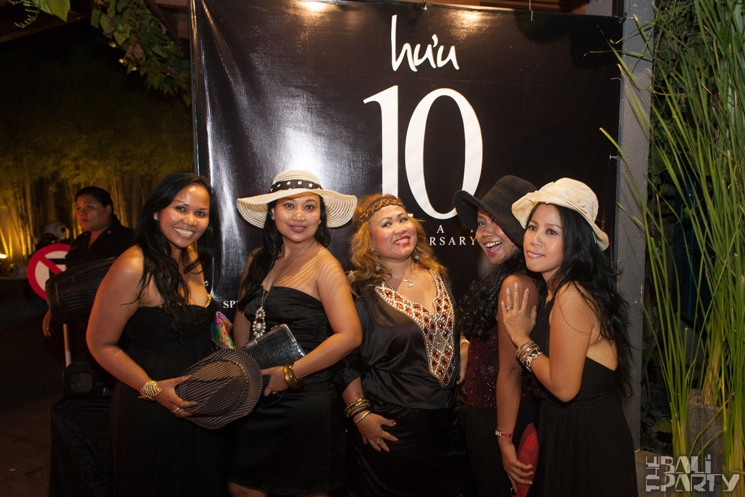 Hu'u Bar 10yr Anniv 2011-12-10_014