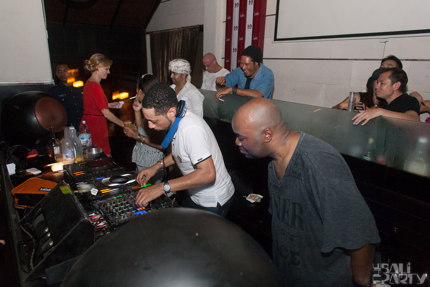 Hu'u Bar 10yr Anniv 2011-12-10_156