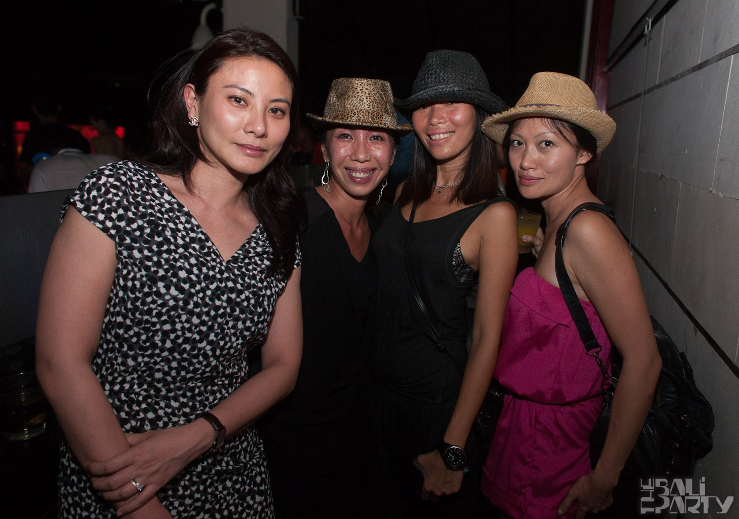 Hu'u Bar 10yr Anniv 2011-12-10_157