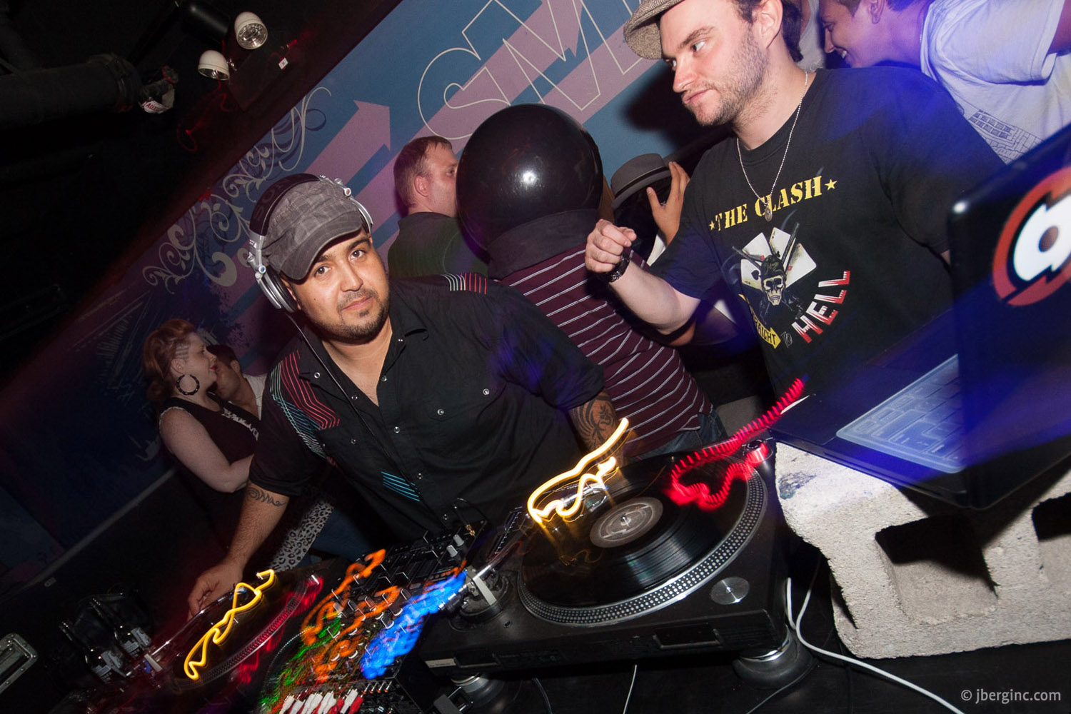 JUSTIN LONG & LUIS BARO @ SmartBar July 19, 2008_03