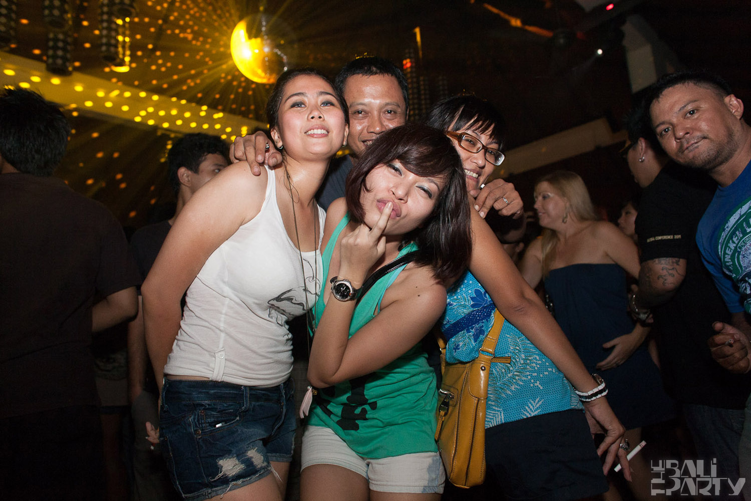 One Night in Kuta @ Hu'u Bar 2011-05-14_074