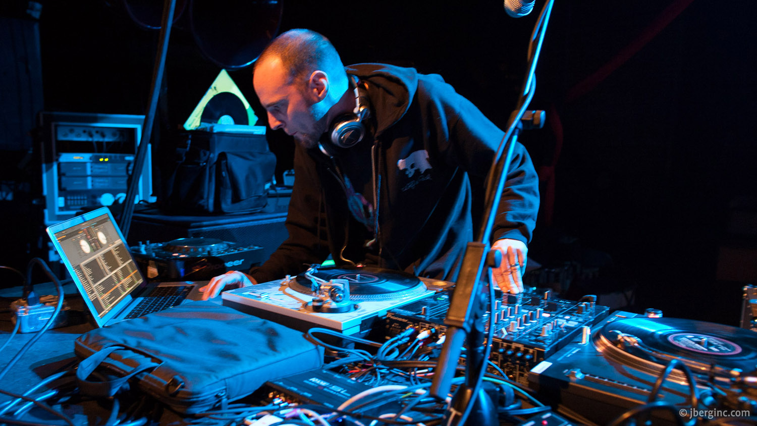 032_Resonate 5 2010-04-24