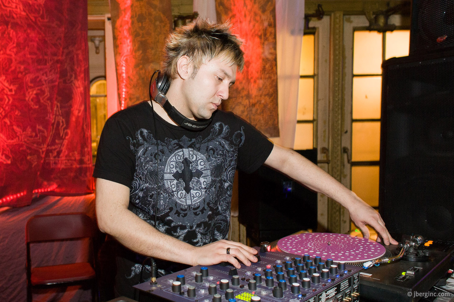 039_Resonate 5 2010-04-24