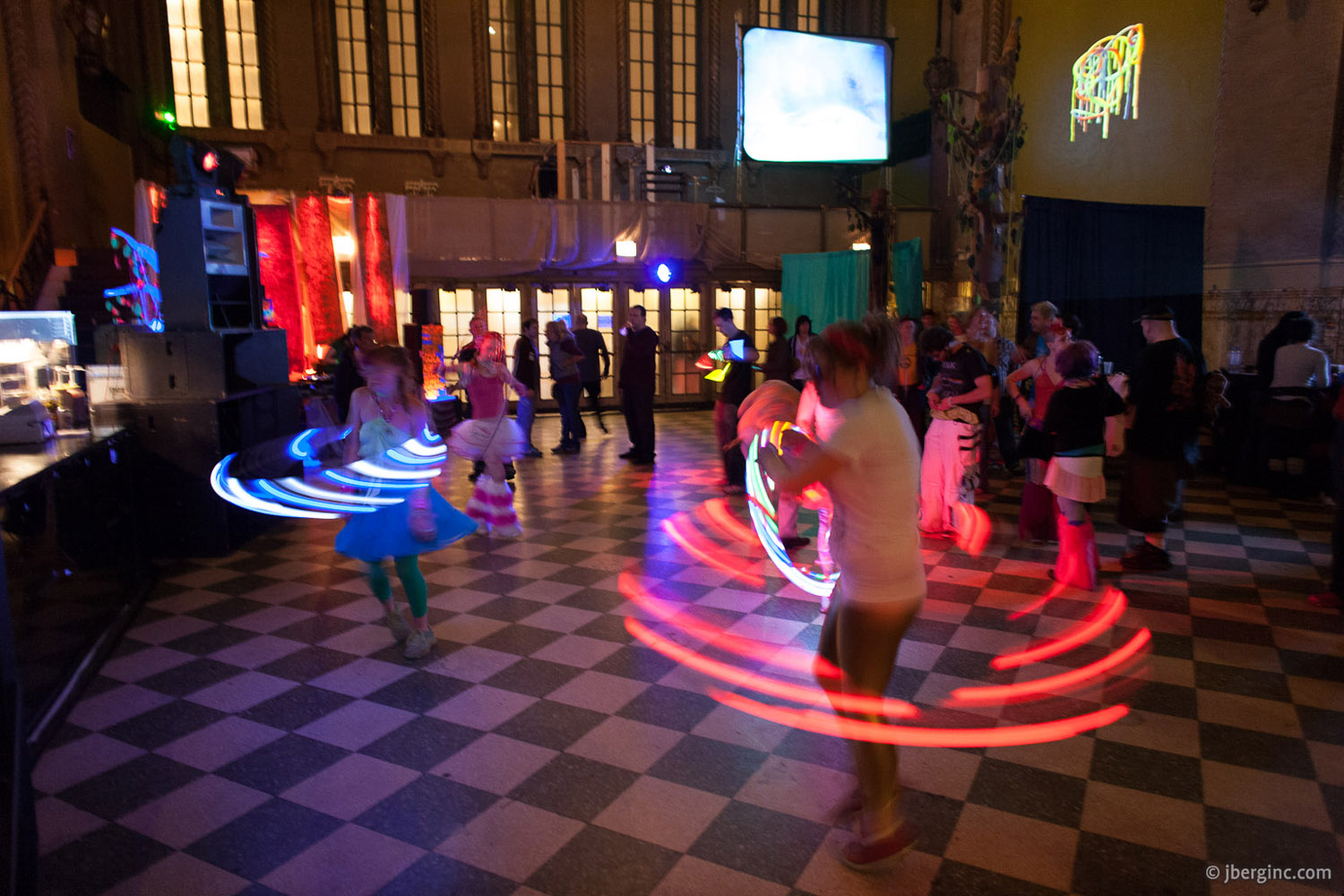 047_Resonate 5 2010-04-24
