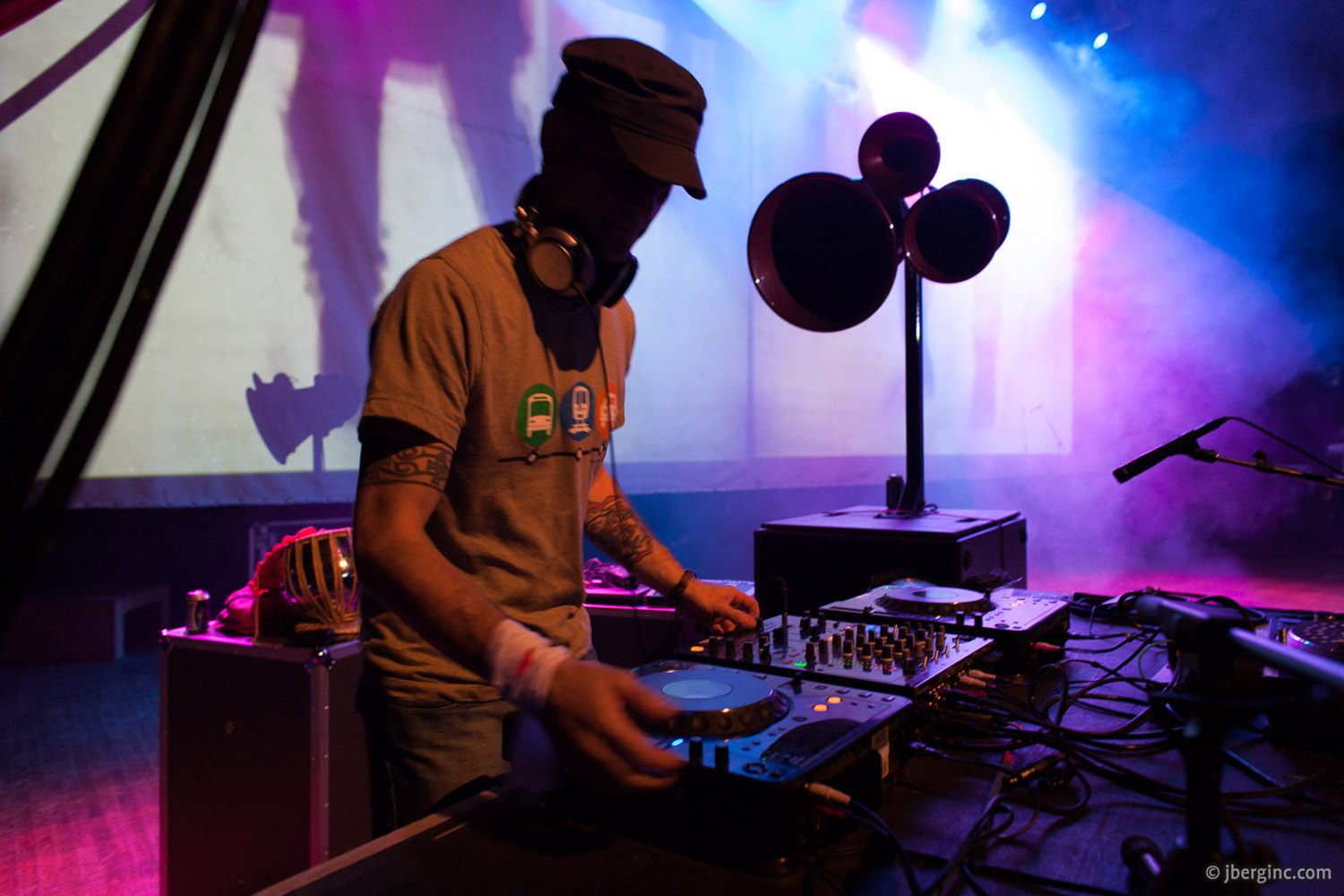 084_Resonate 5 2010-04-24