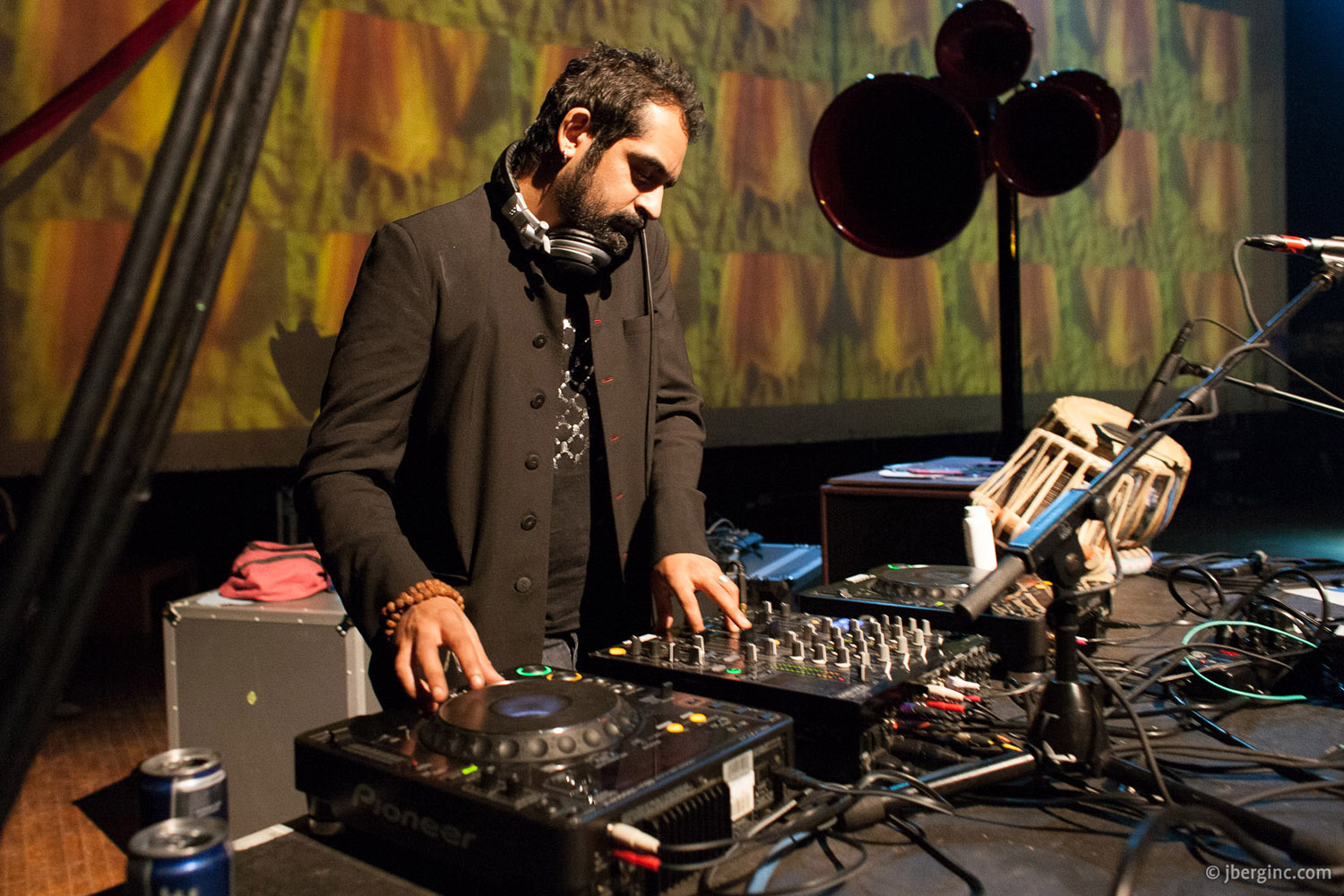 114_Resonate 5 2010-04-24