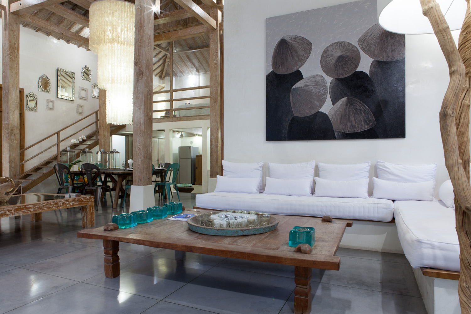 001_Villa Putih