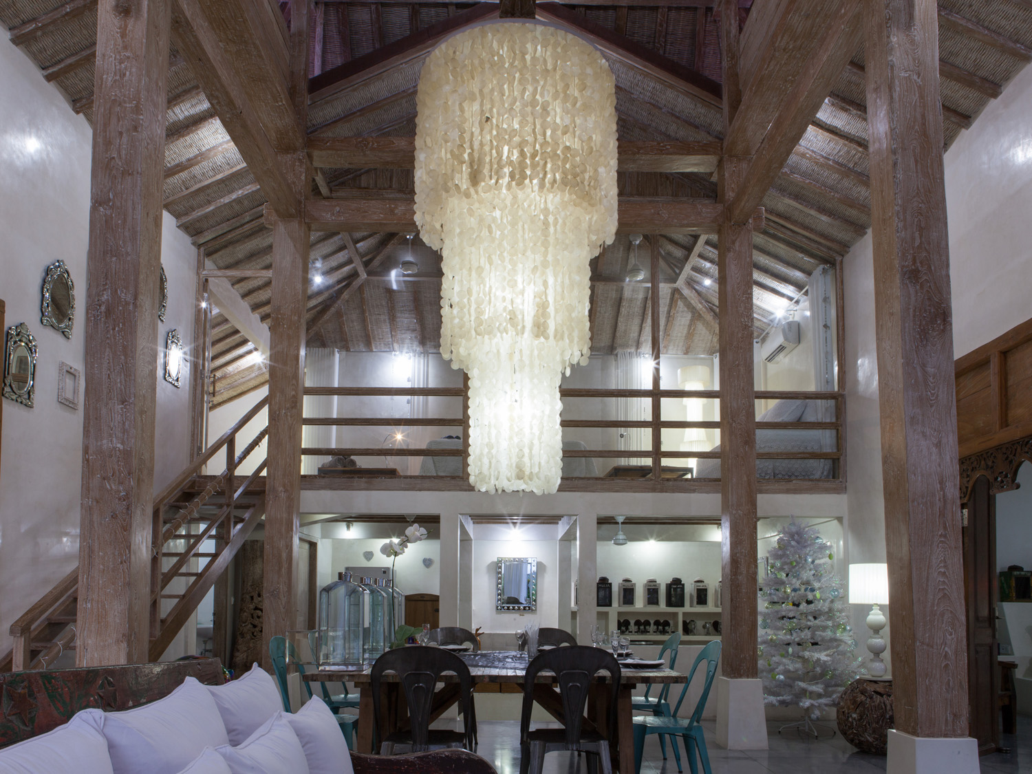 002_Villa Putih