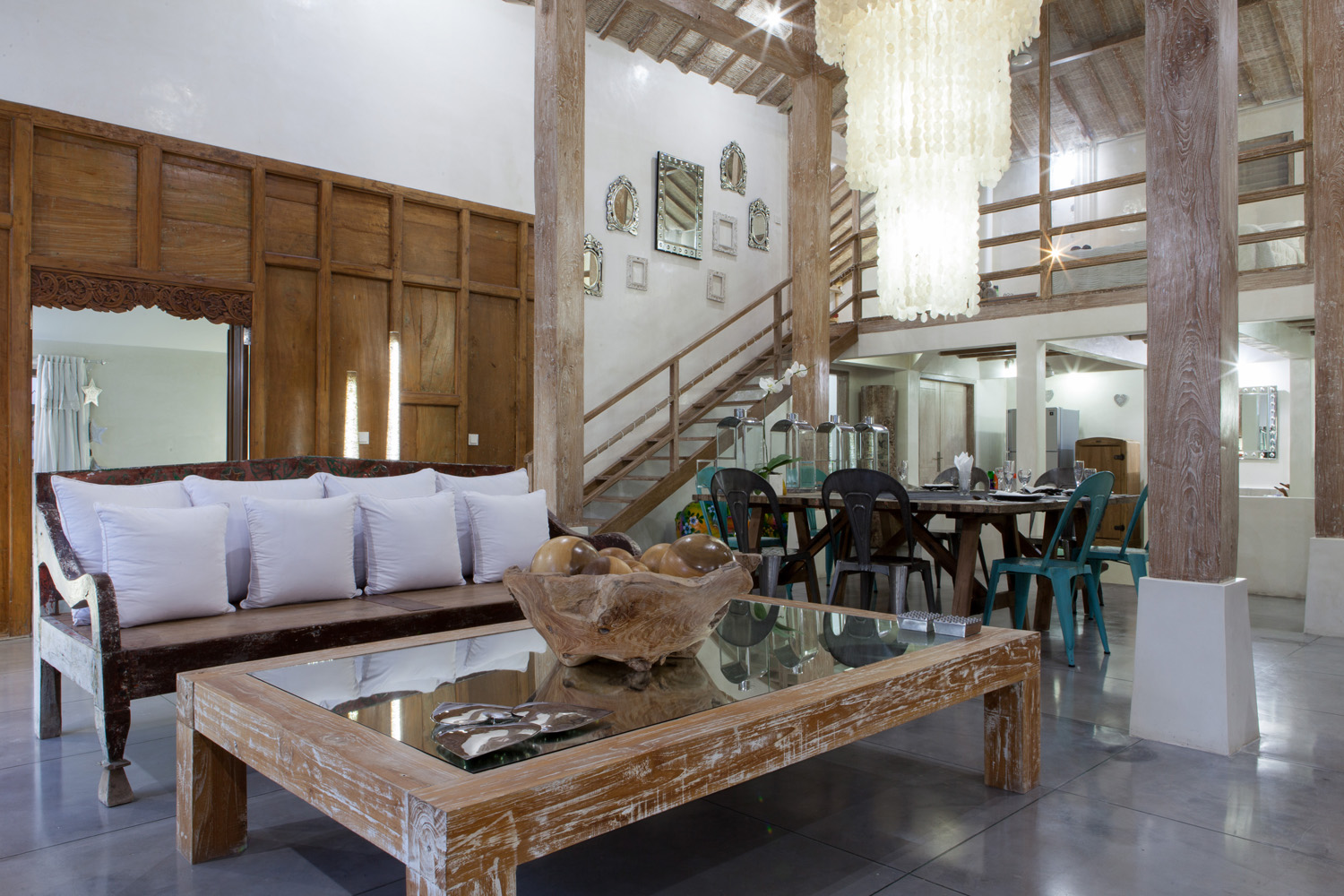 005_Villa Putih