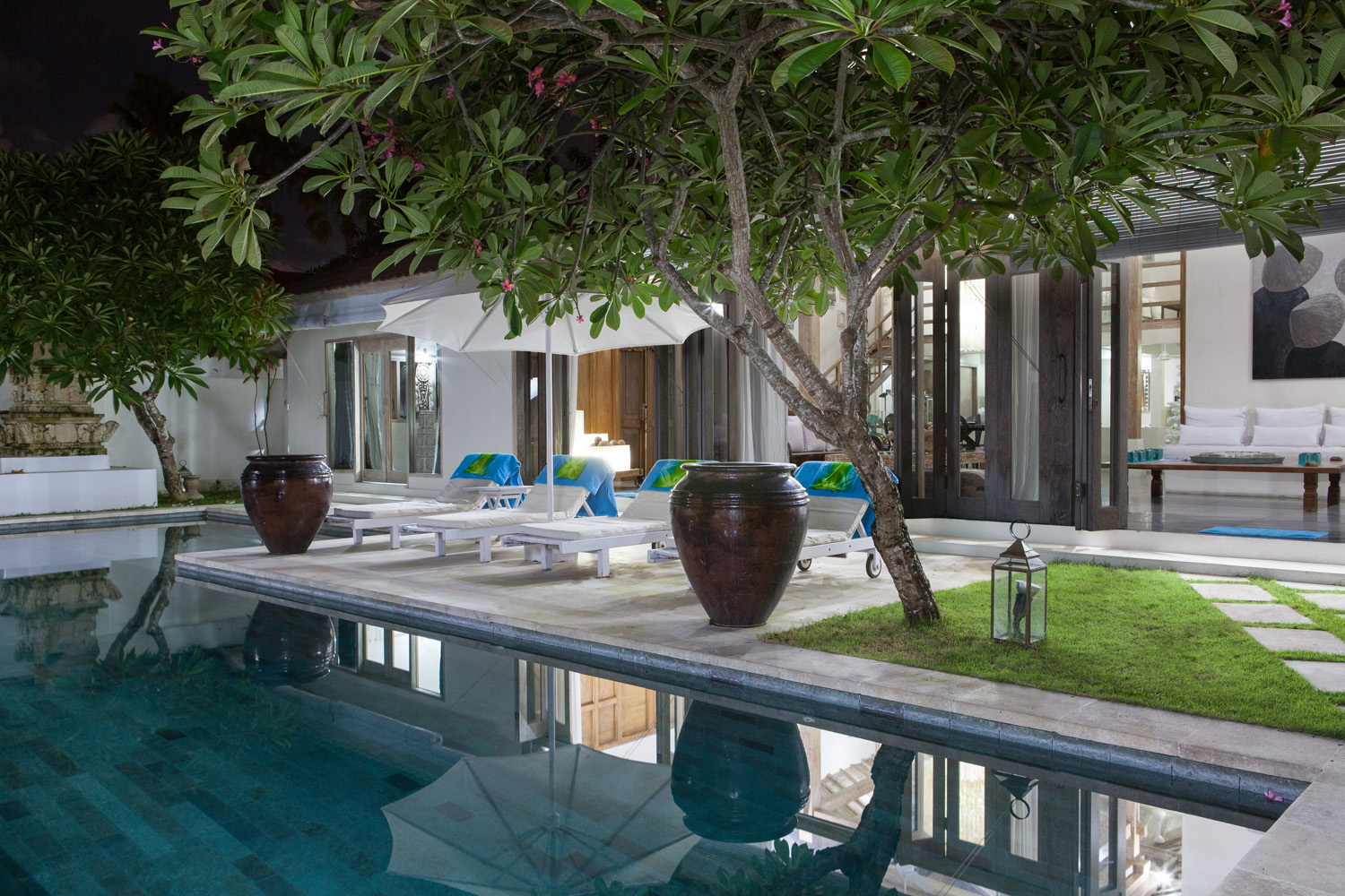051_Villa Putih