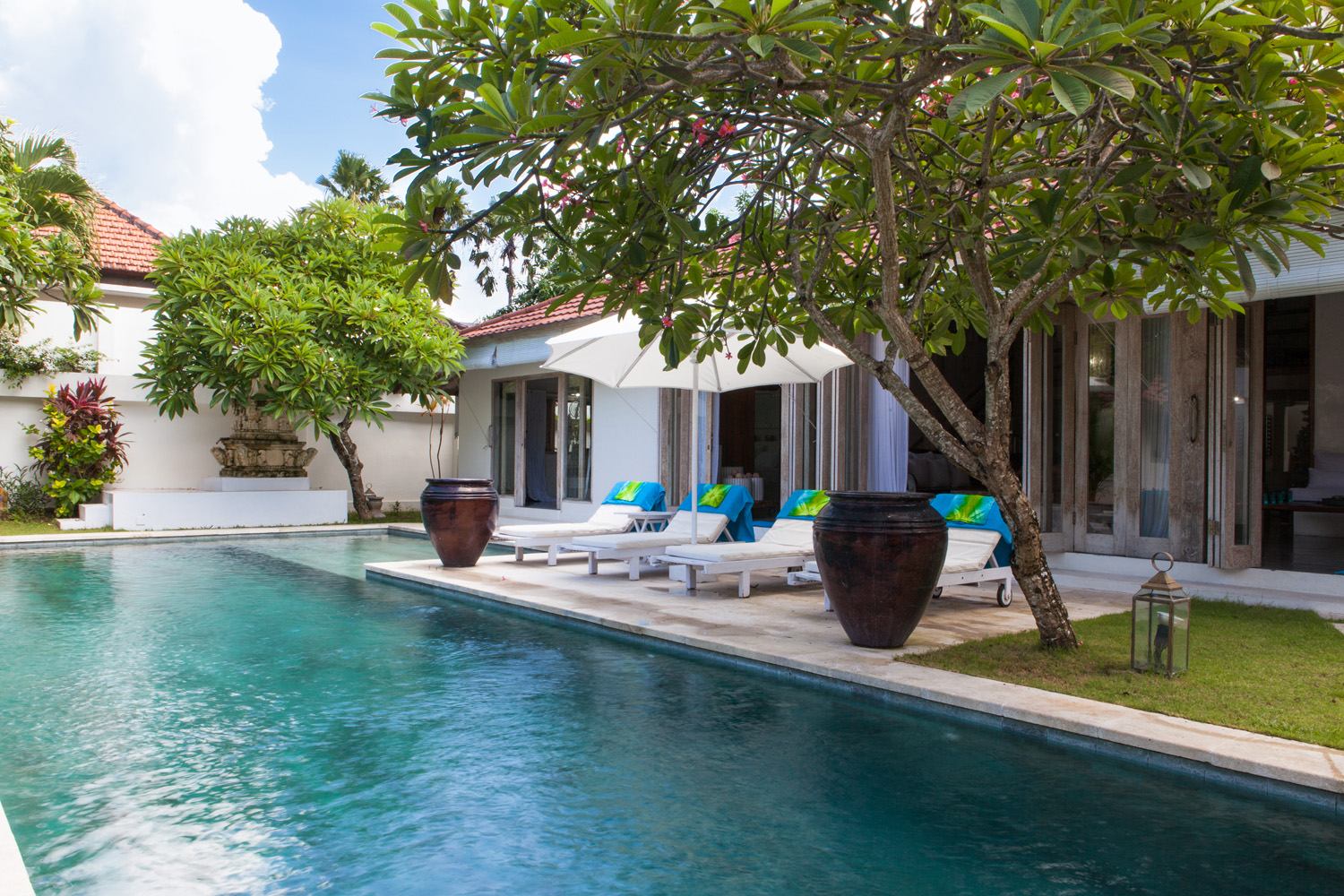 055_Villa Putih