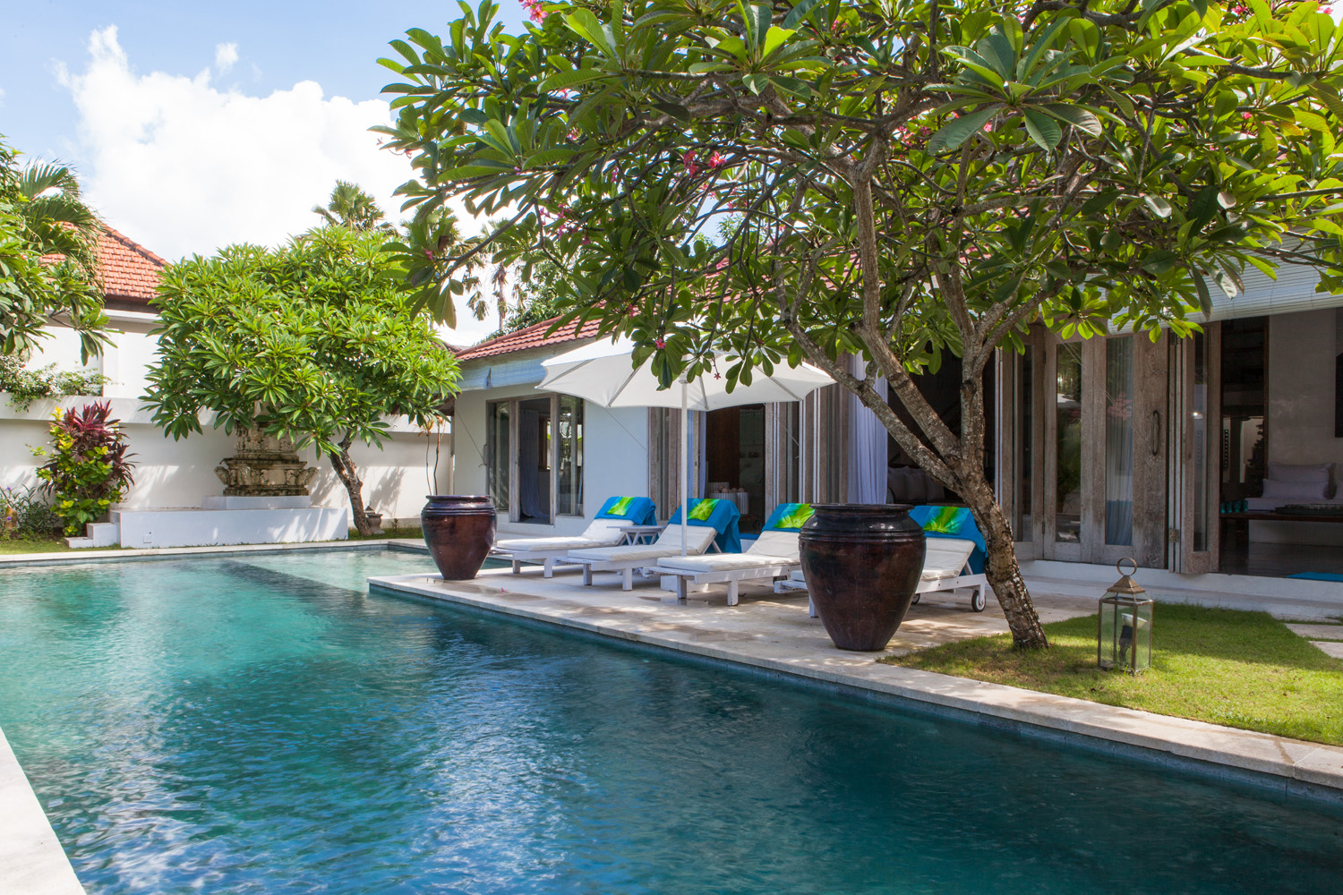 061_Villa Putih