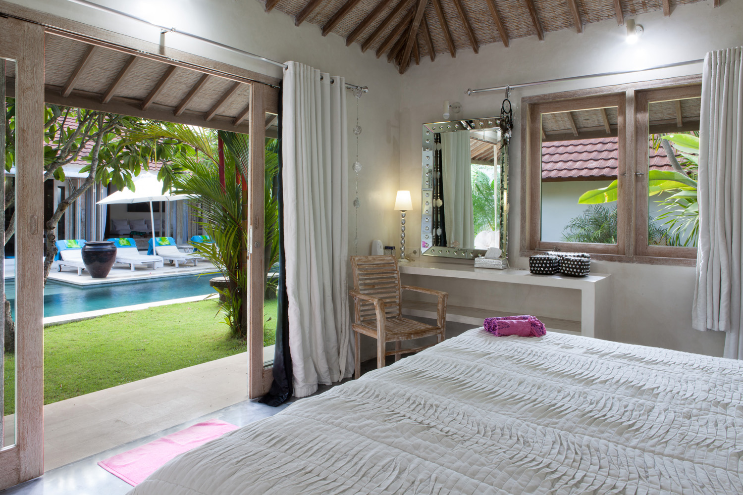 065_Villa Putih
