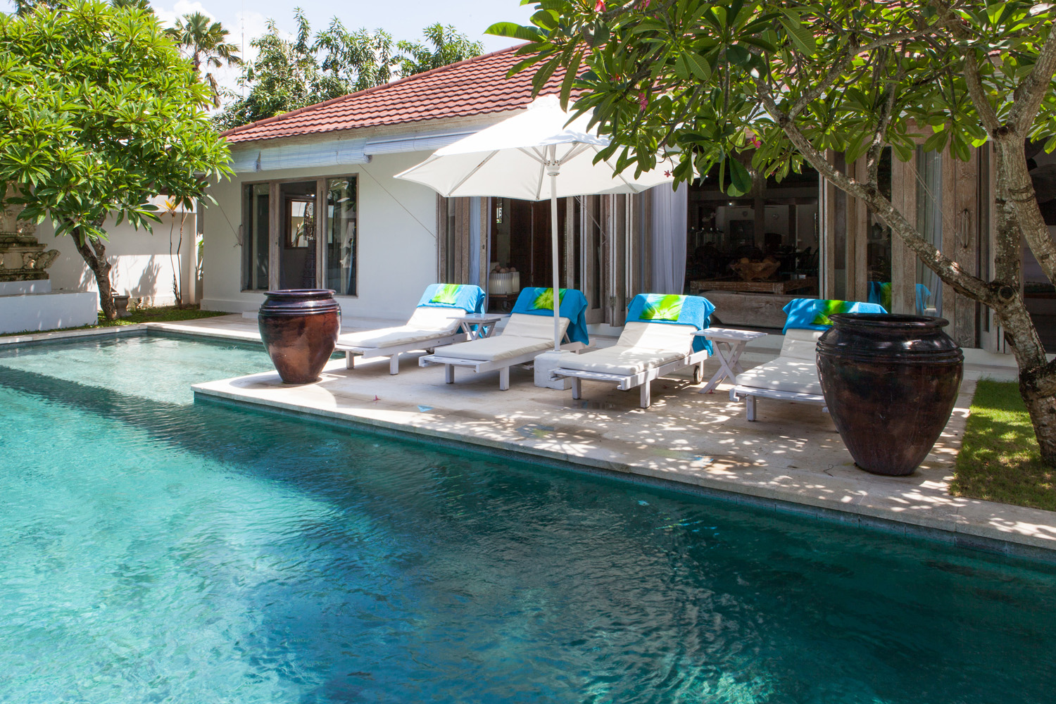 089_Villa Putih
