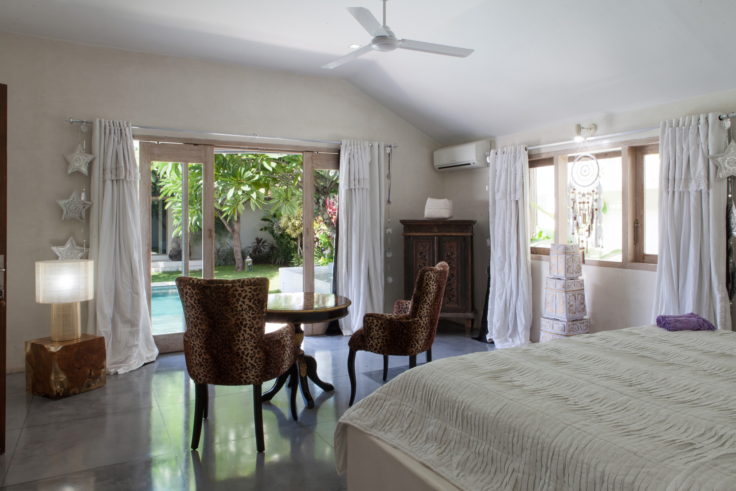 095_Villa Putih
