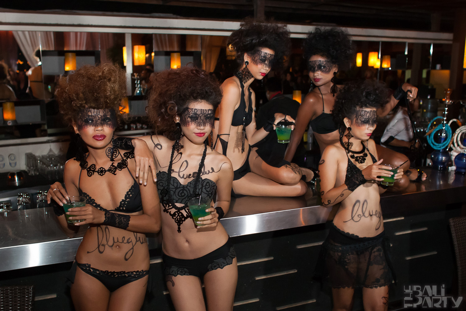 014_Fashion TV Blue Glue Bikini Fashion Show @Hu'u Bar 2011-08-12