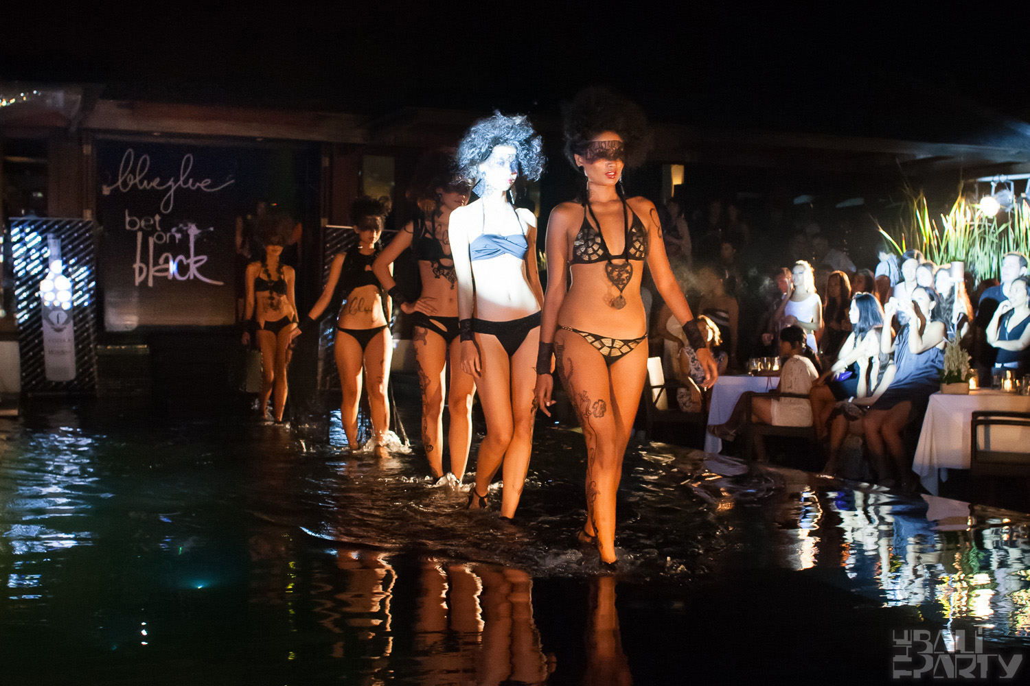 036_Fashion TV Blue Glue Bikini Fashion Show @Hu'u Bar 2011-08-12