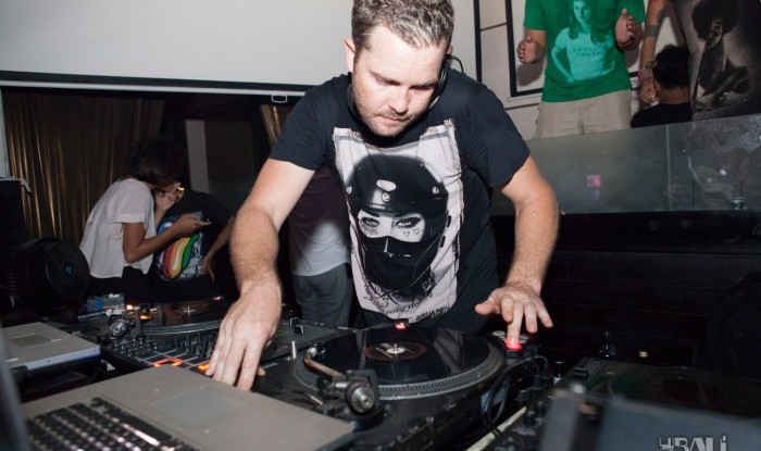 DJ Goldigger @ Hu'u Bar 12-11-17