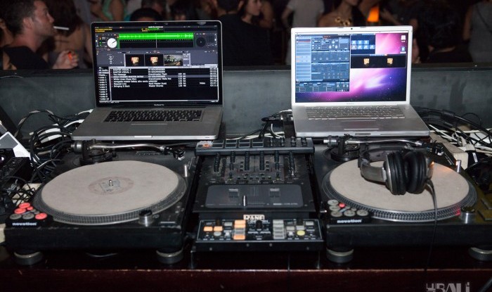 DJ Goldigger @ Hu'u Bar 12-11-17_001