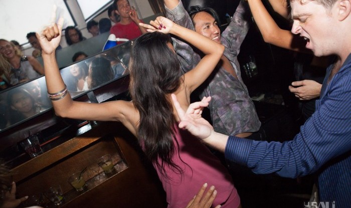 DJ Goldigger @ Hu'u Bar 12-11-17_052