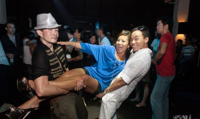 Birthday Party at Hu'u Bar 2011-09-24_128
