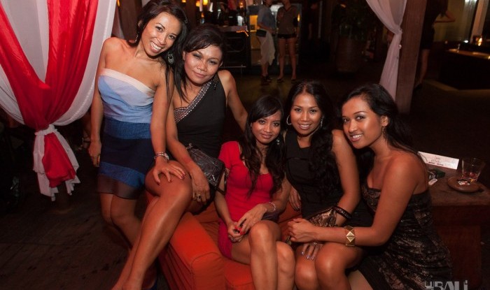 Hu'u Bar 10yr Anniv 2011-12-10_110