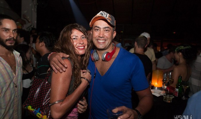 Hu'u Bar 10yr Anniv 2011-12-10_155