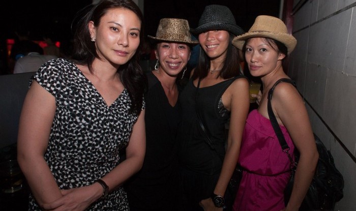 Hu'u Bar 10yr Anniv 2011-12-10_157