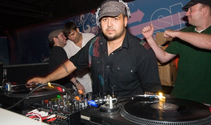 JUSTIN LONG & LUIS BARO @ SmartBar July 19, 2008_01