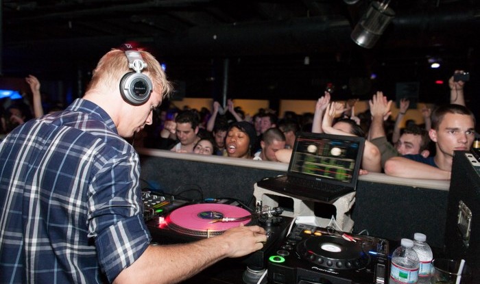 Diplo @ SmartBar 2009-05-10_37