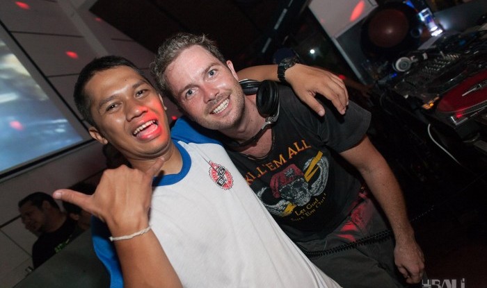 One Night in Kuta @ Hu'u Bar 2011-05-14_063