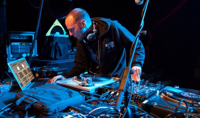 032_Resonate 5 2010-04-24