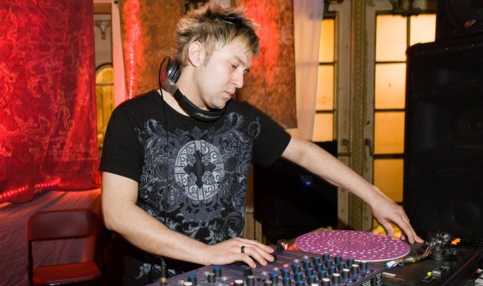 039_Resonate 5 2010-04-24