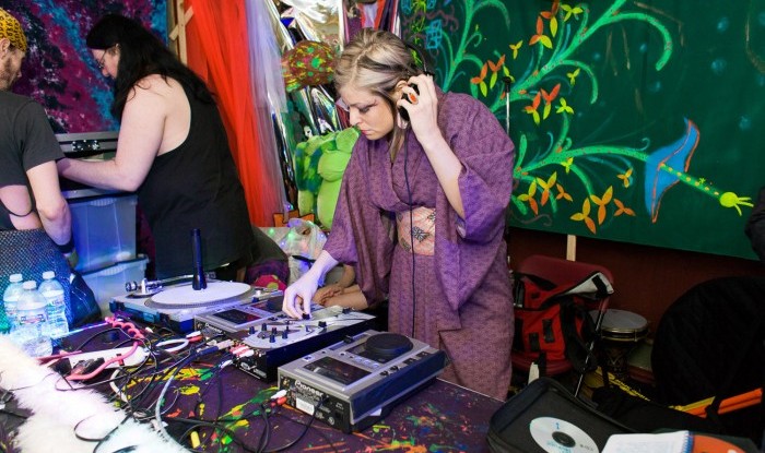 041_Resonate 5 2010-04-24