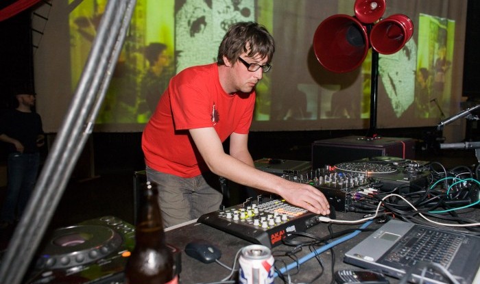 052_Resonate 5 2010-04-24