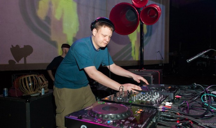 064_Resonate 5 2010-04-24