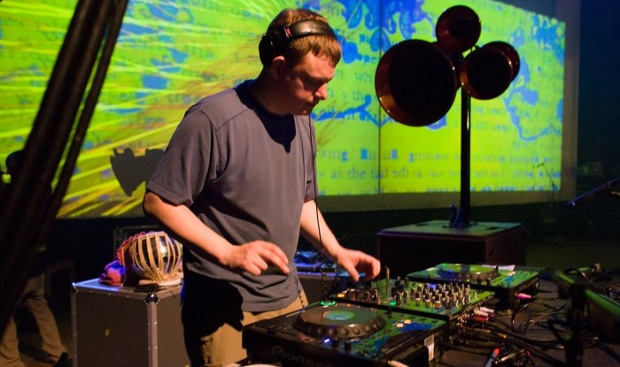 076_Resonate 5 2010-04-24