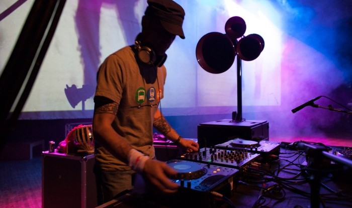 084_Resonate 5 2010-04-24