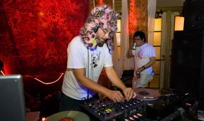 090_Resonate 5 2010-04-24