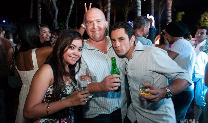 082_W Bali Opening 2011-07-02