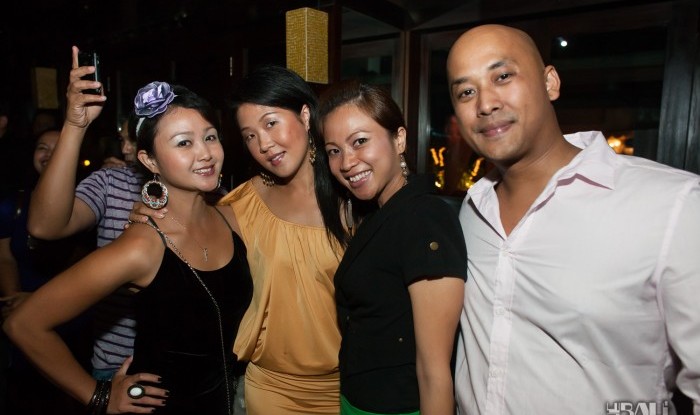 056_Fashion TV Blue Glue Bikini Fashion Show @Hu'u Bar 2011-08-12